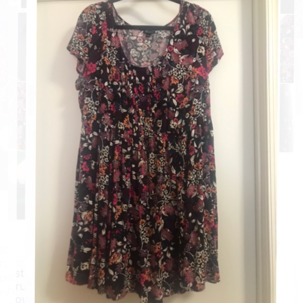 Flutter Sleeve Pleated Floral Dress